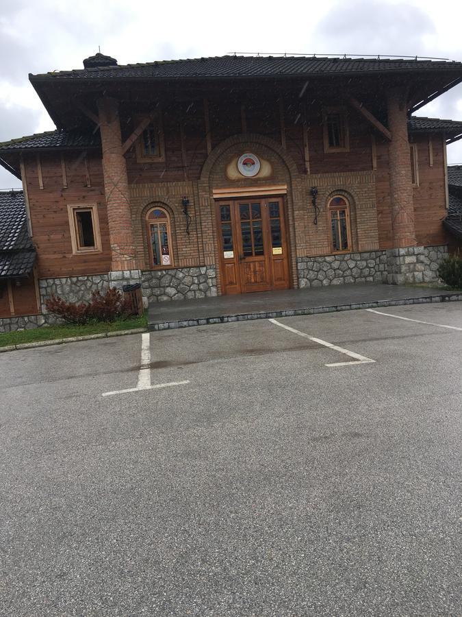 Nacionalna Kuca Bajo Mackat Villa Exterior photo